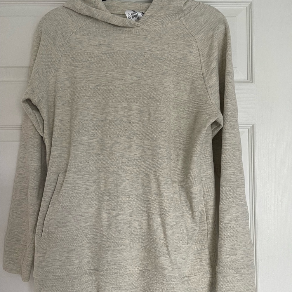 ZYIA Active Cream Hooded Sweatshirt with pockets and keyholes Sz‎ L.